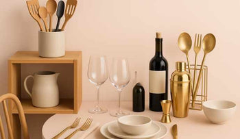 Keuken & Tafelen: gedekte tafel met servies en glazen.